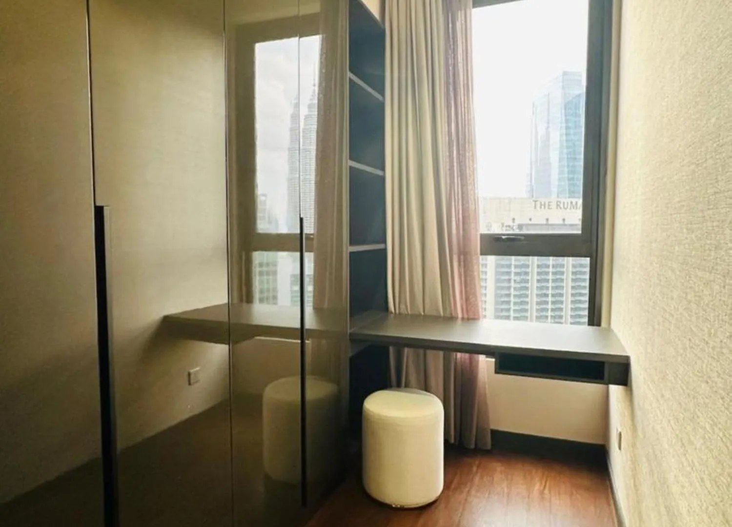 8 Kia Peng Galaxy Suites Kl Kuala Lumpur Ma­lay­sia
